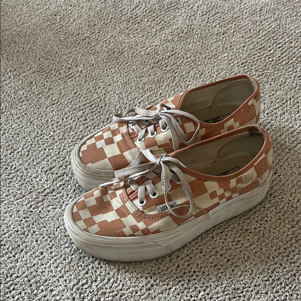 Vans Women's Pink and White Checkered Sneakers